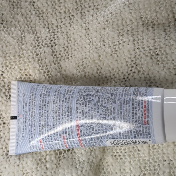 First Aid Beauty Pure Skin Face Cleanser, 56.7g/2.0oz - Picture 2 of 7